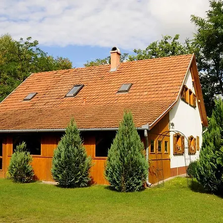 Farmház Marta Tanya *